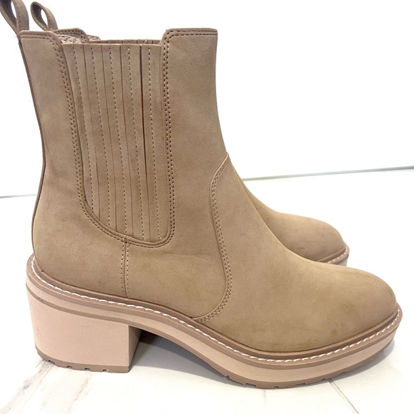 J. Crew Beige Ankle Boots Nubuck lug-sole heeled Chelsea booties 9.5 - Picture 2 of 9